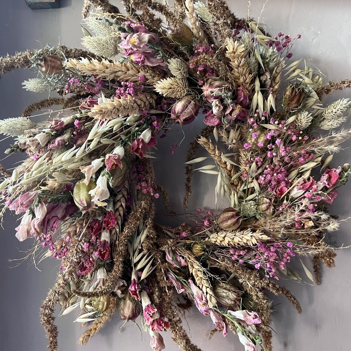 Autumn flower wreath | Dried flowers | Farmhouse home | Country living | Seasonal Front door decor | Autumnal Farmhouse wreath | 25cm