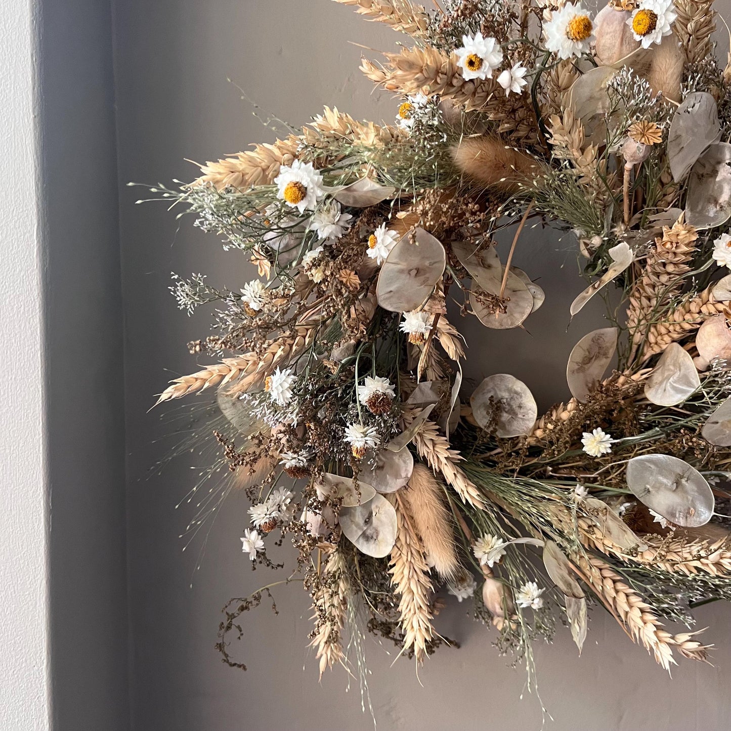 Dried flower wreath | Farmhouse style | Farmhouse home | Country living | Winter decor | Farmhouse wreath | Wreath for winter | 25cm
