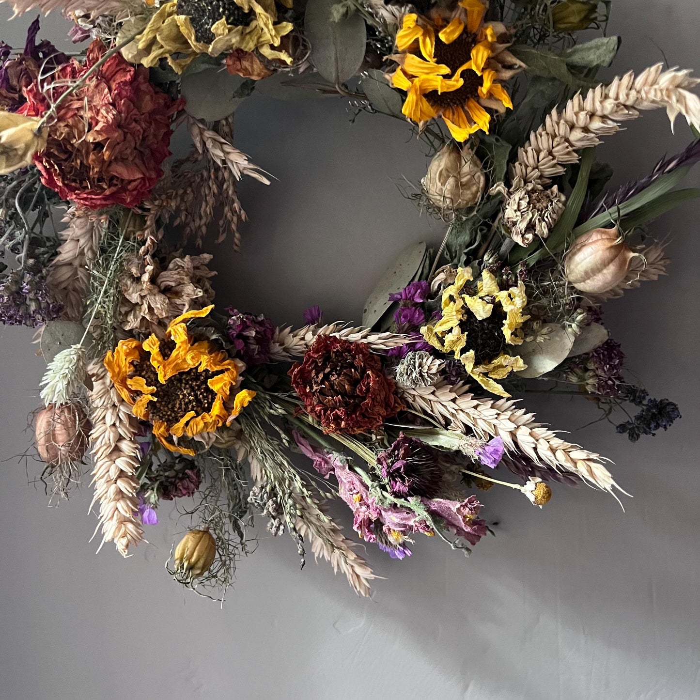 Everlasting flower | Autumn inspired decor | Autumn dried flowers | Small Dried Flower Wreath | Everlastings | Autumnal Home Decor | 25cm