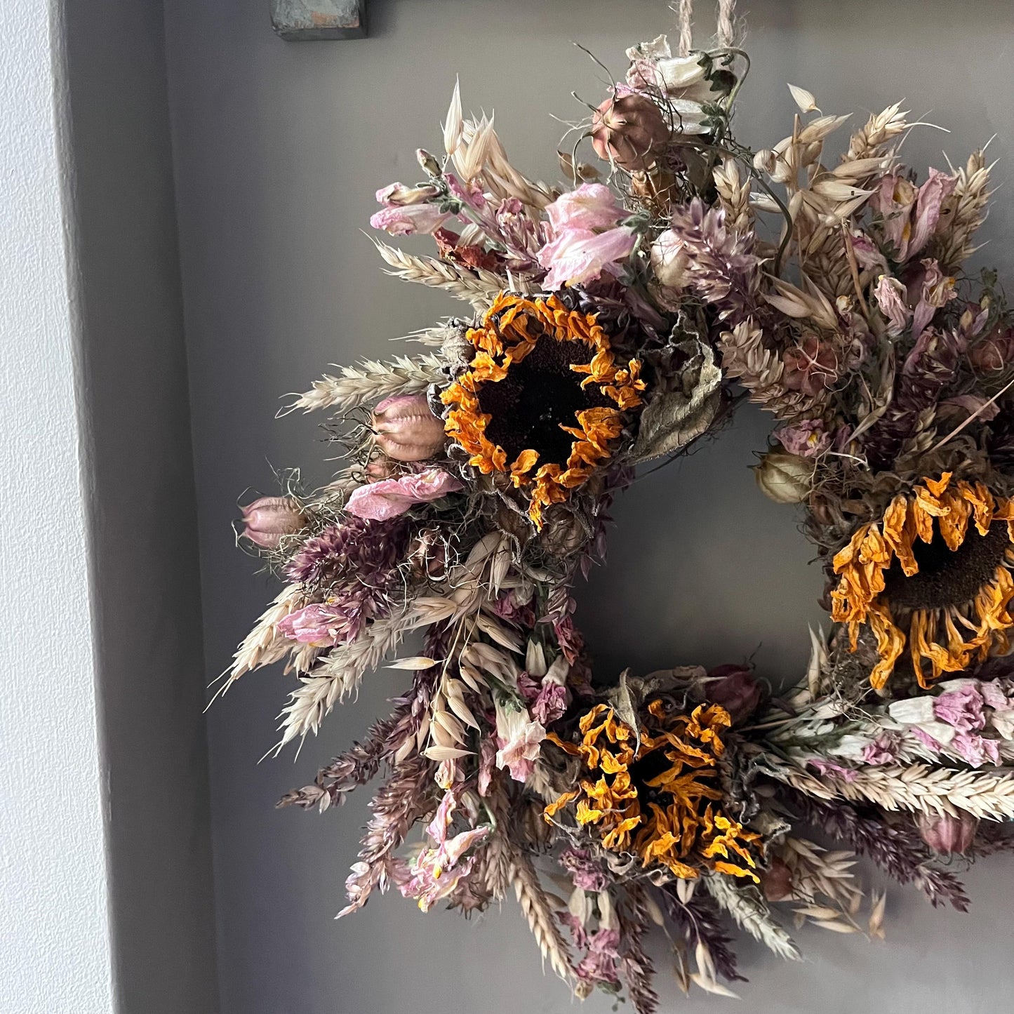 Dried flowers | Farmhouse style | Autumn wreath | Country living | Front door decor | Farmhouse wreath | Autumnal decor | 25cm