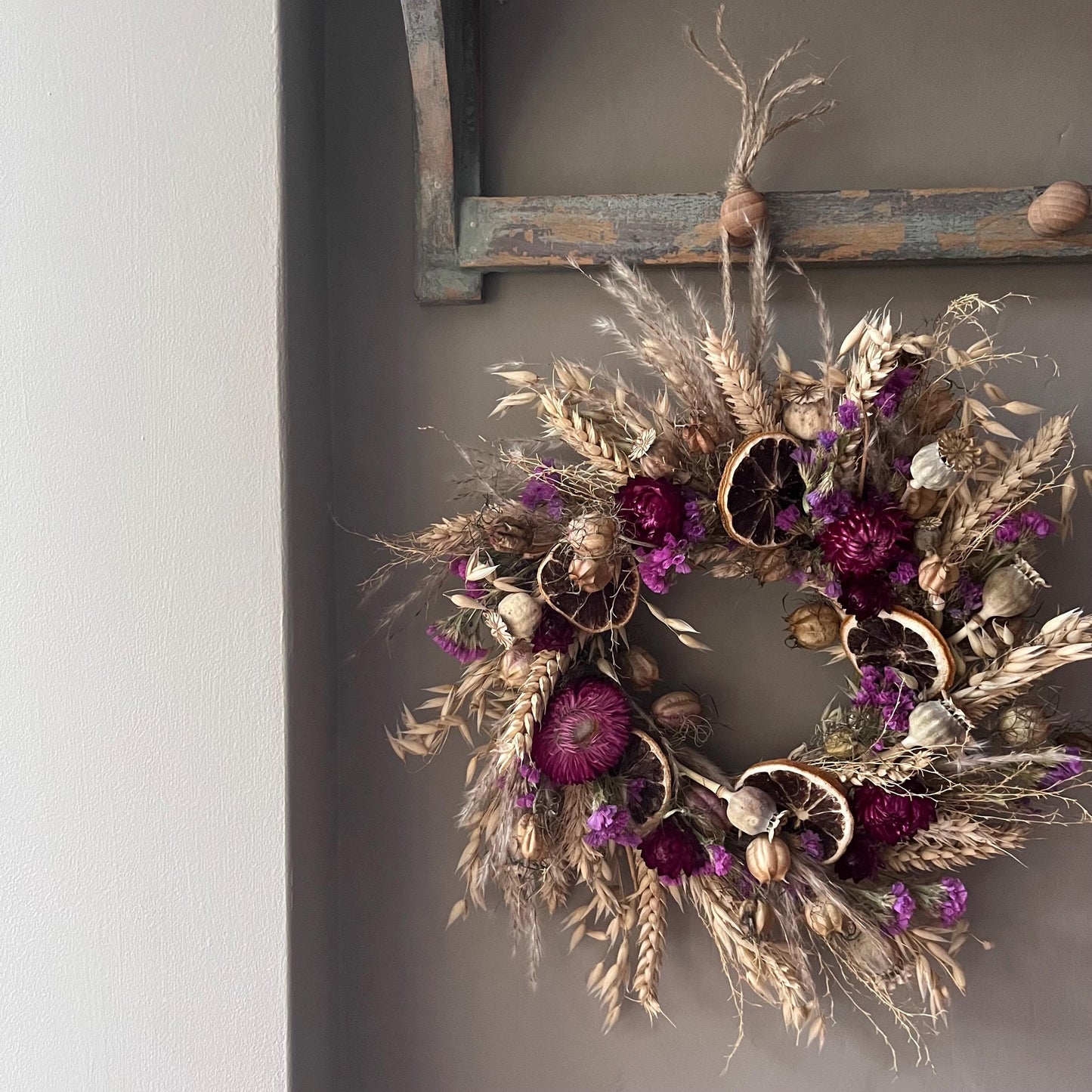 Autumn flower wreath | Dried flowers | Farmhouse home | Country living | Seasonal Front door decor | Autumnal Farmhouse wreath | 25cm