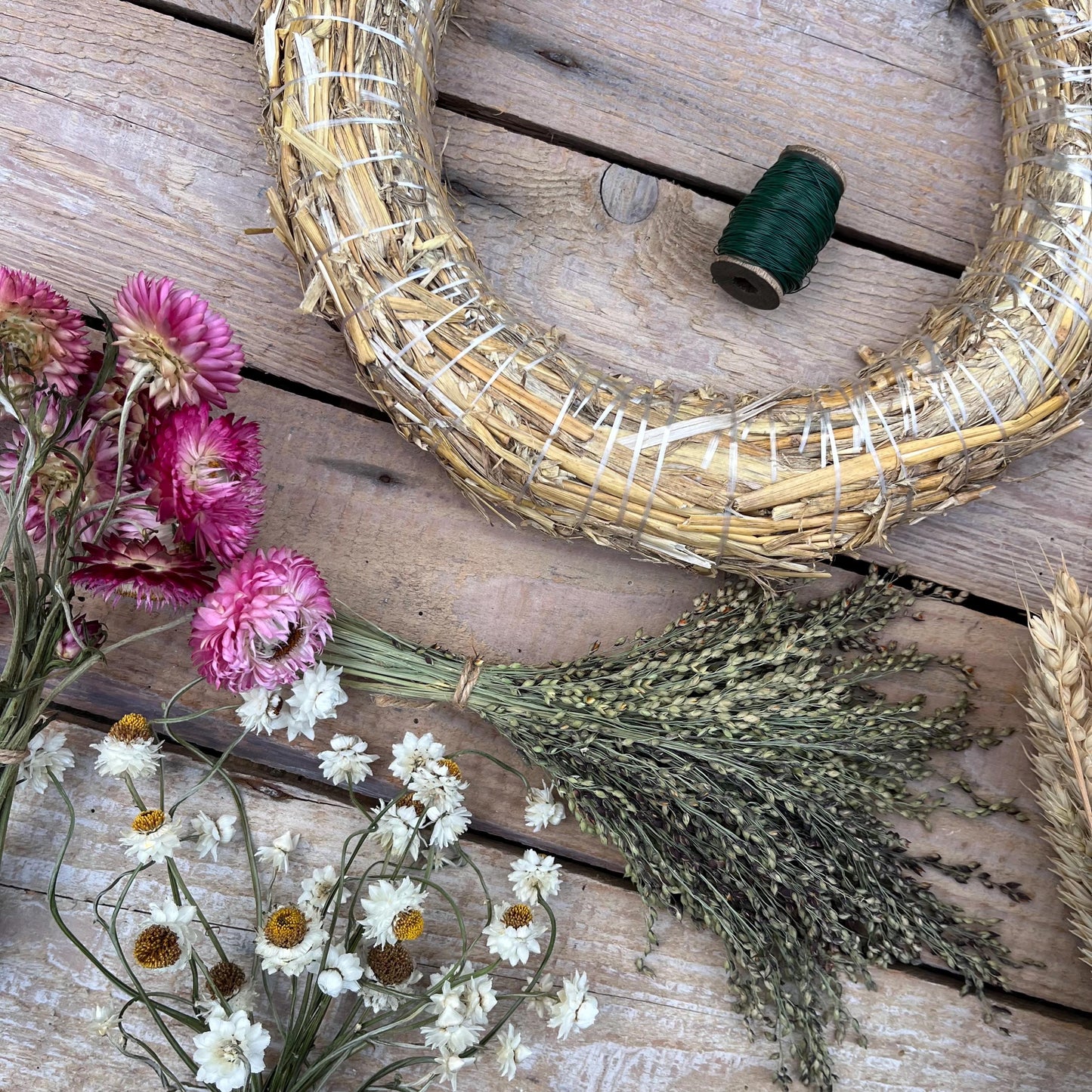 DIY dried flower wreath making kit- 25cm wreath | Craft kit | Hen do activities