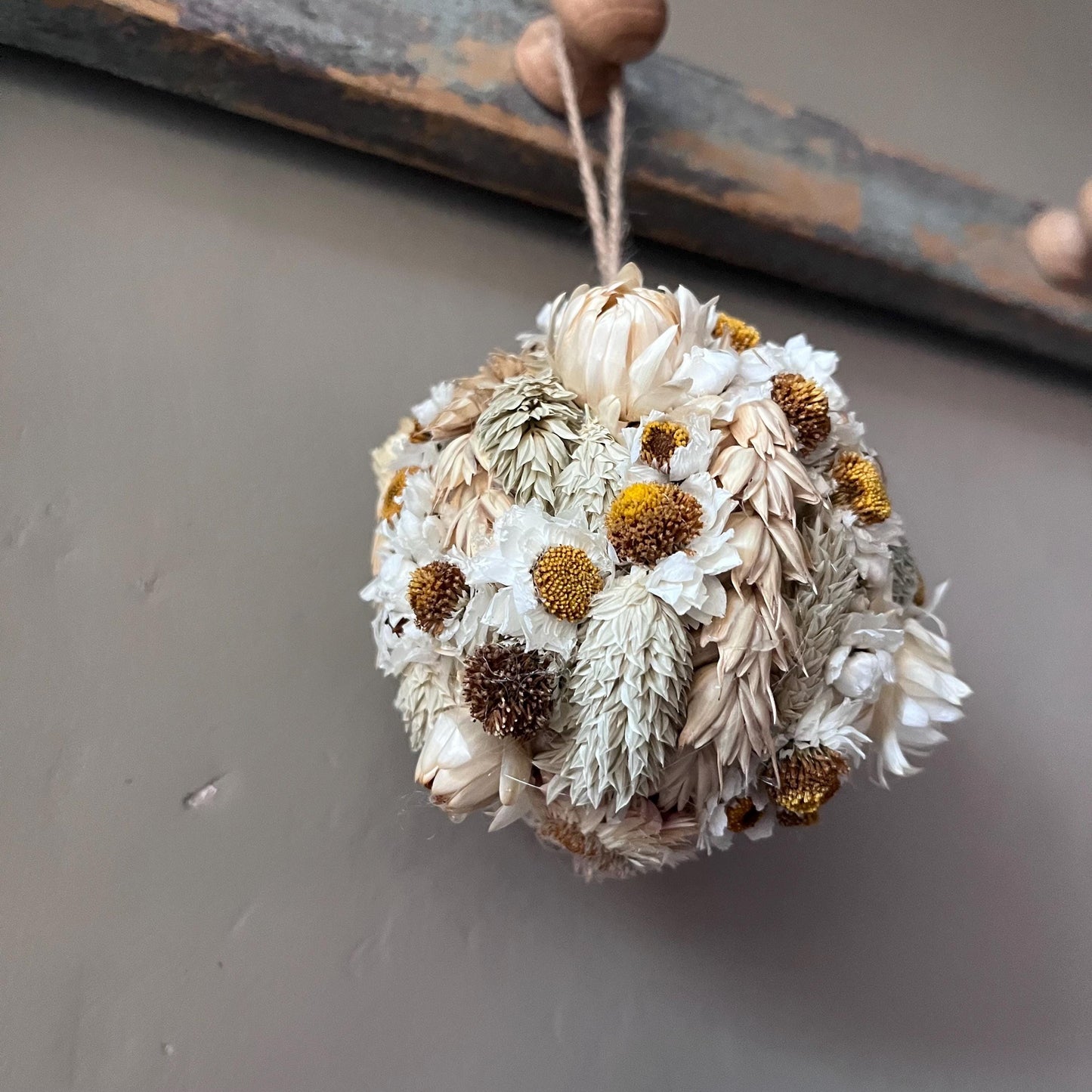 Dried flower baubles | Flower decorations | Tree decorations | Farmhouse Christmas | Natural Christmas decorations