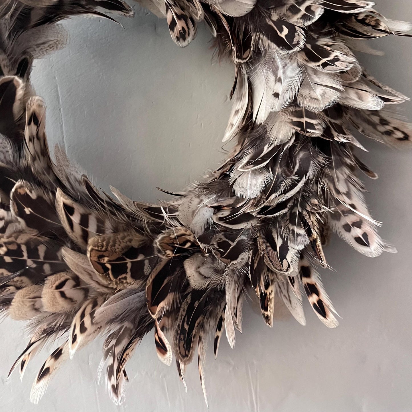 Feather wreath | Winter wreath | Farmhouse wreath | Country living home | Country living Christmas  | Door wreath | 20-25cm