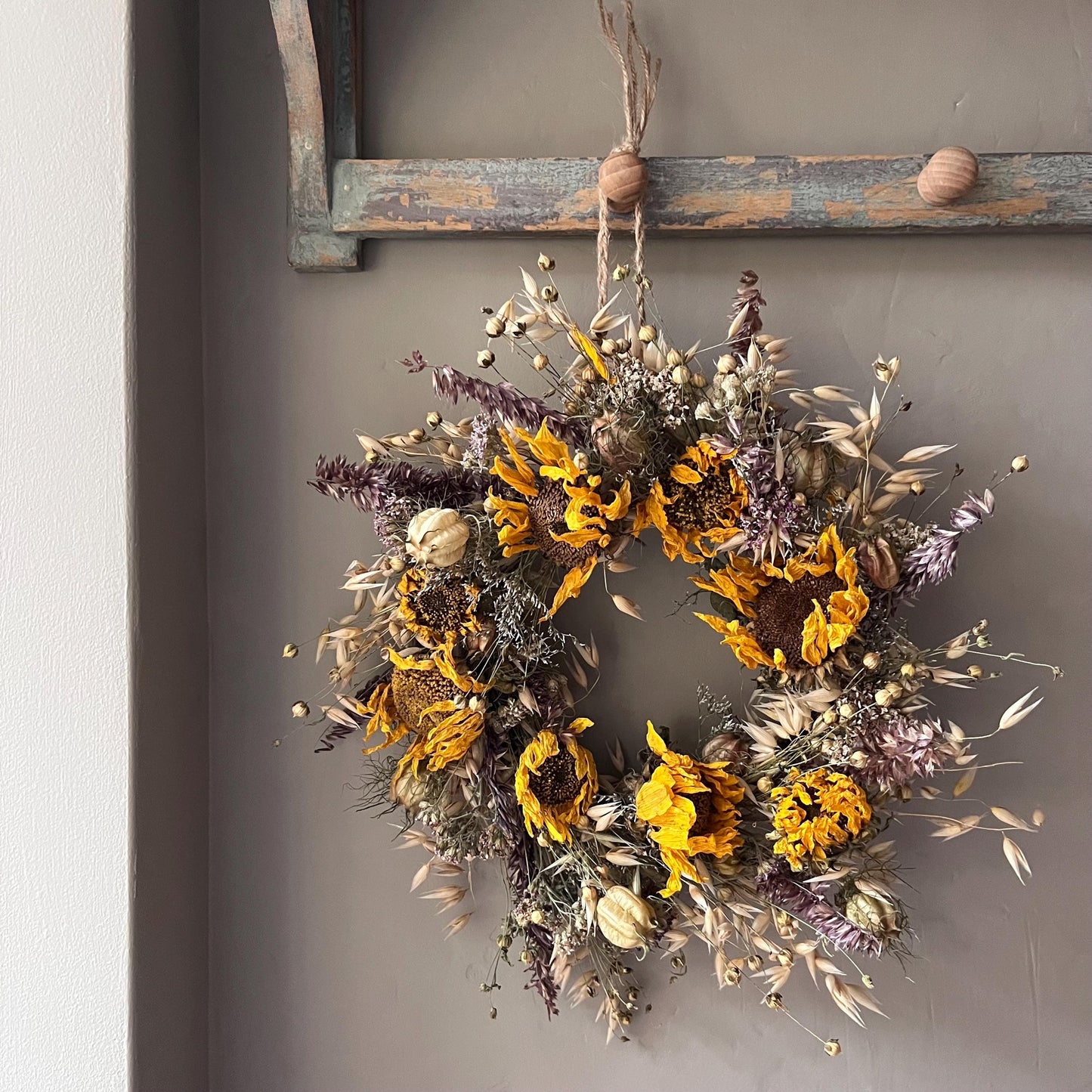 Winter wreath | Winter decorations | Dried flower wreath | Farmhouse winter decor | Small wreath | Wall hangings | 25cm