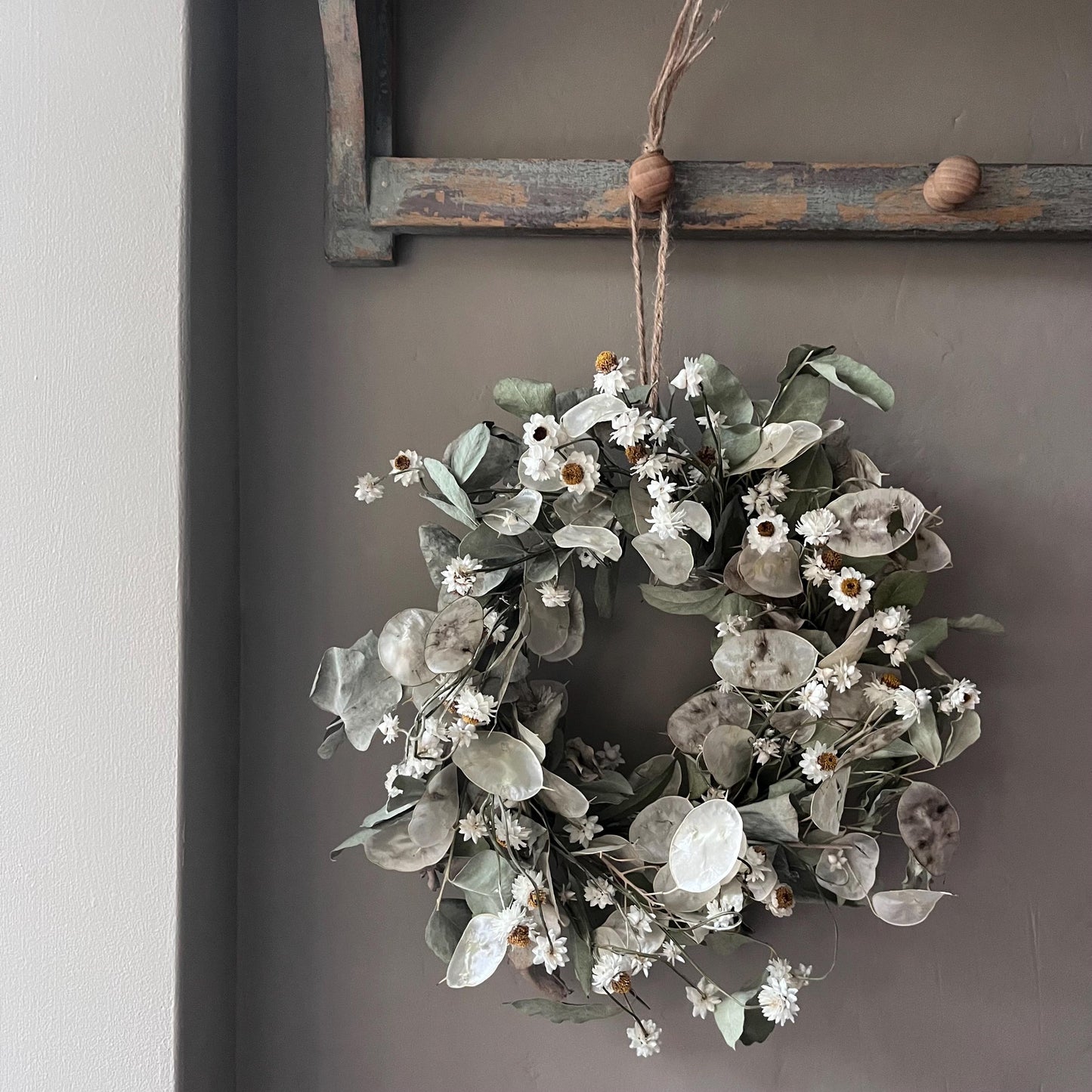 Winter wreath | Winter decorations | Dried flower wreath | Farmhouse Christmas decor | Small wreath | Wall hangings | 25cm
