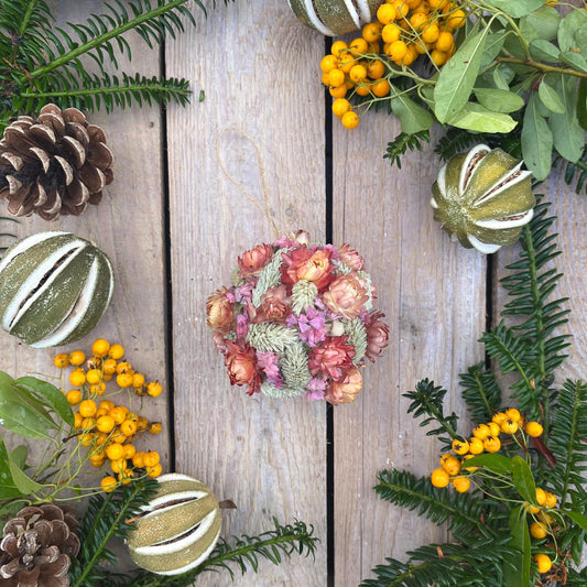 Dried flower bauble - Floral Christmas tree decorations