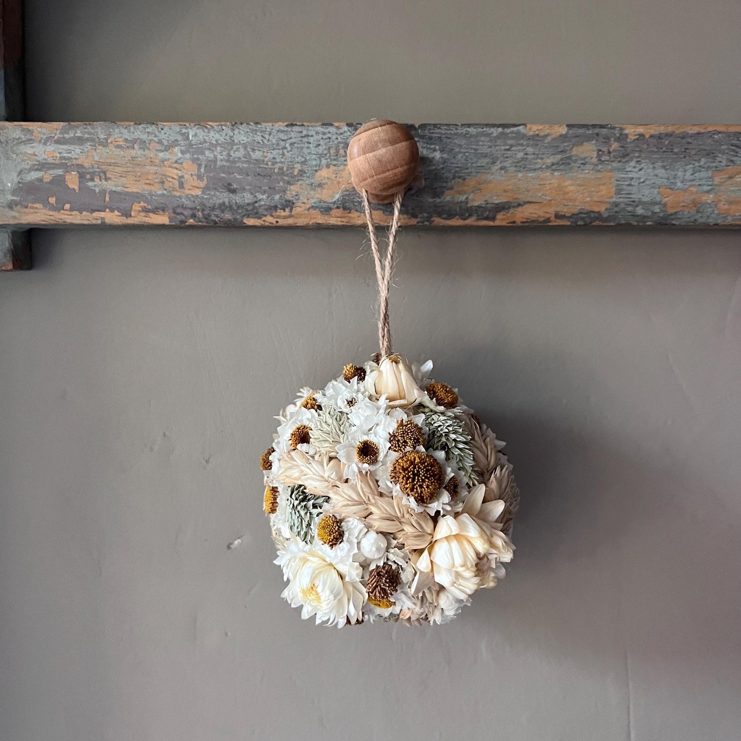 Dried flower baubles | Flower decorations | Tree decorations | Farmhouse Christmas | Natural Christmas decorations