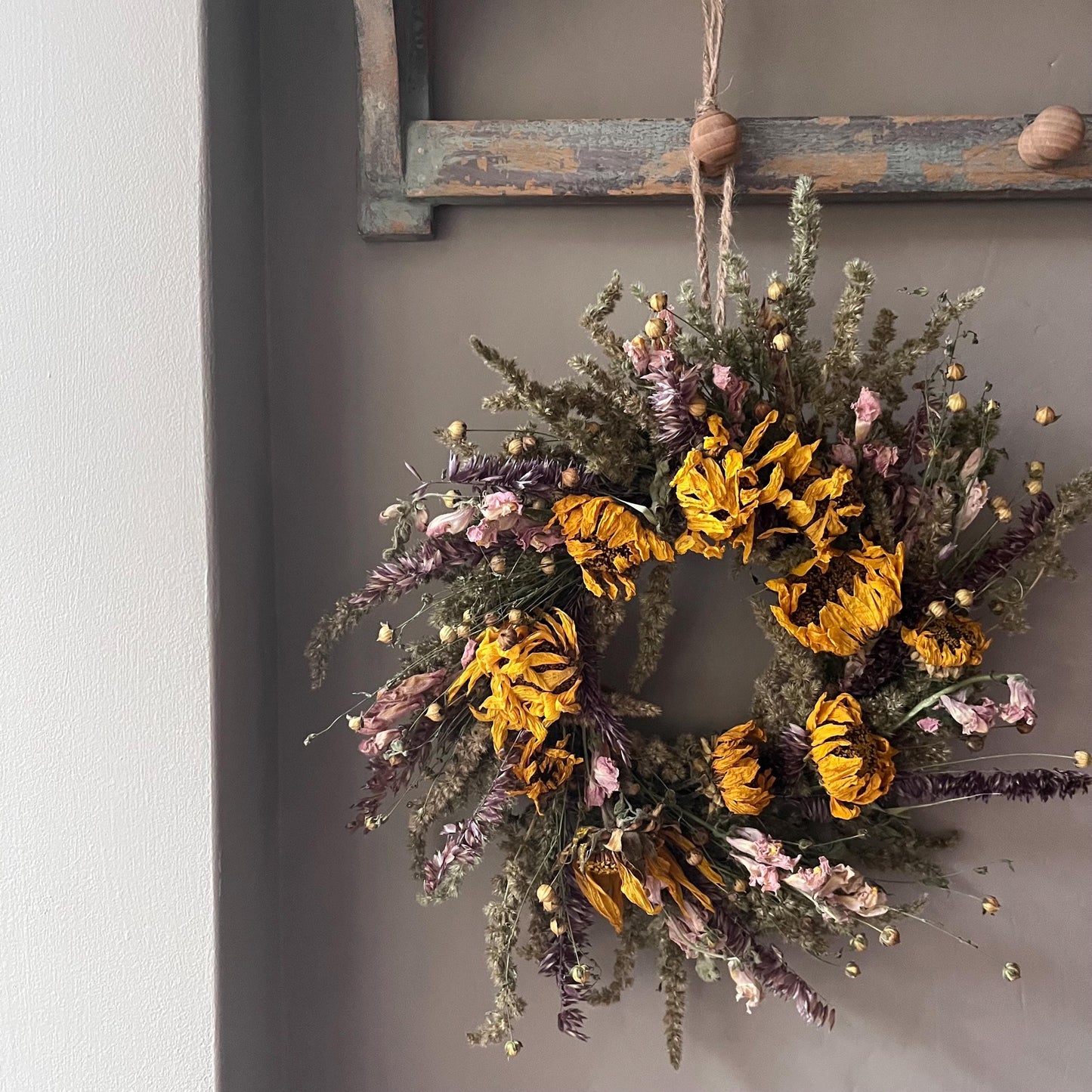 Dried flower wreath | Autumnal Home decor | 25cm