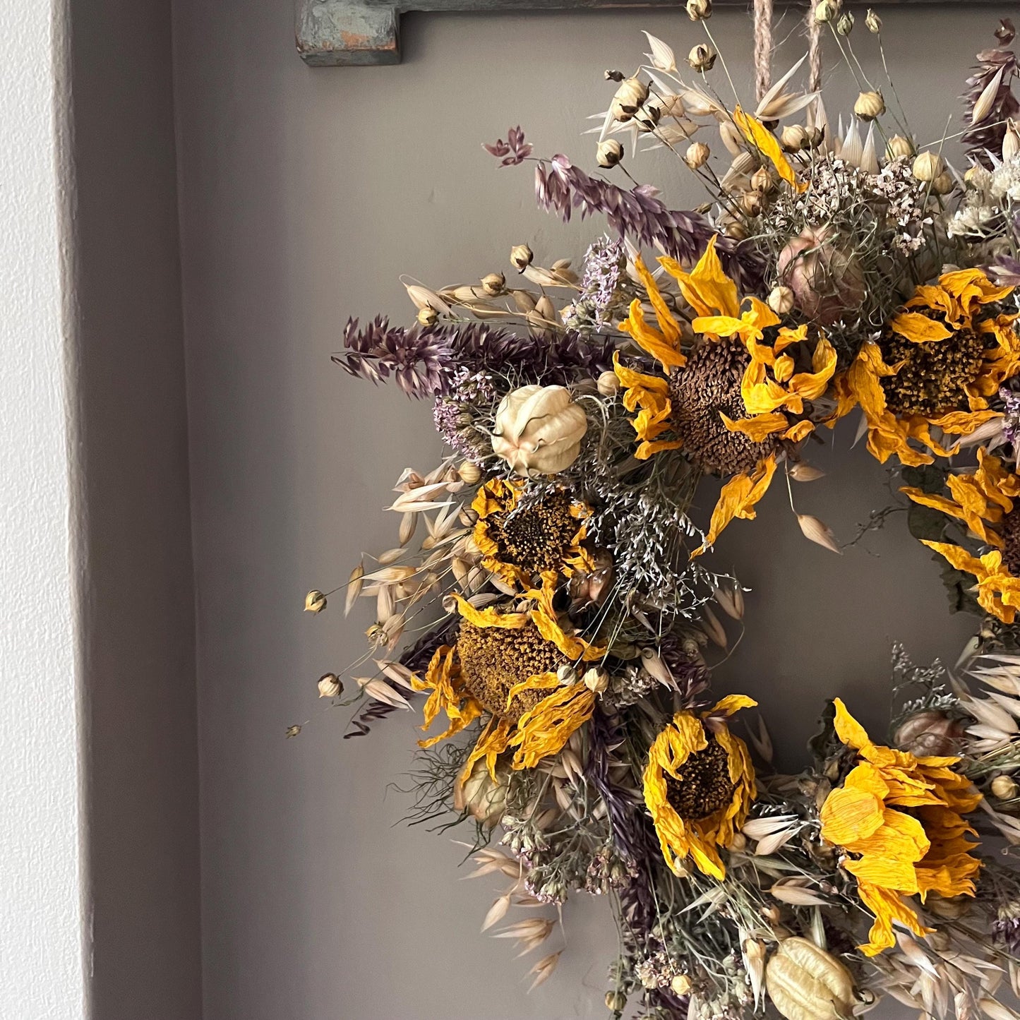 Winter wreath | Winter decorations | Dried flower wreath | Farmhouse winter decor | Small wreath | Wall hangings | 25cm