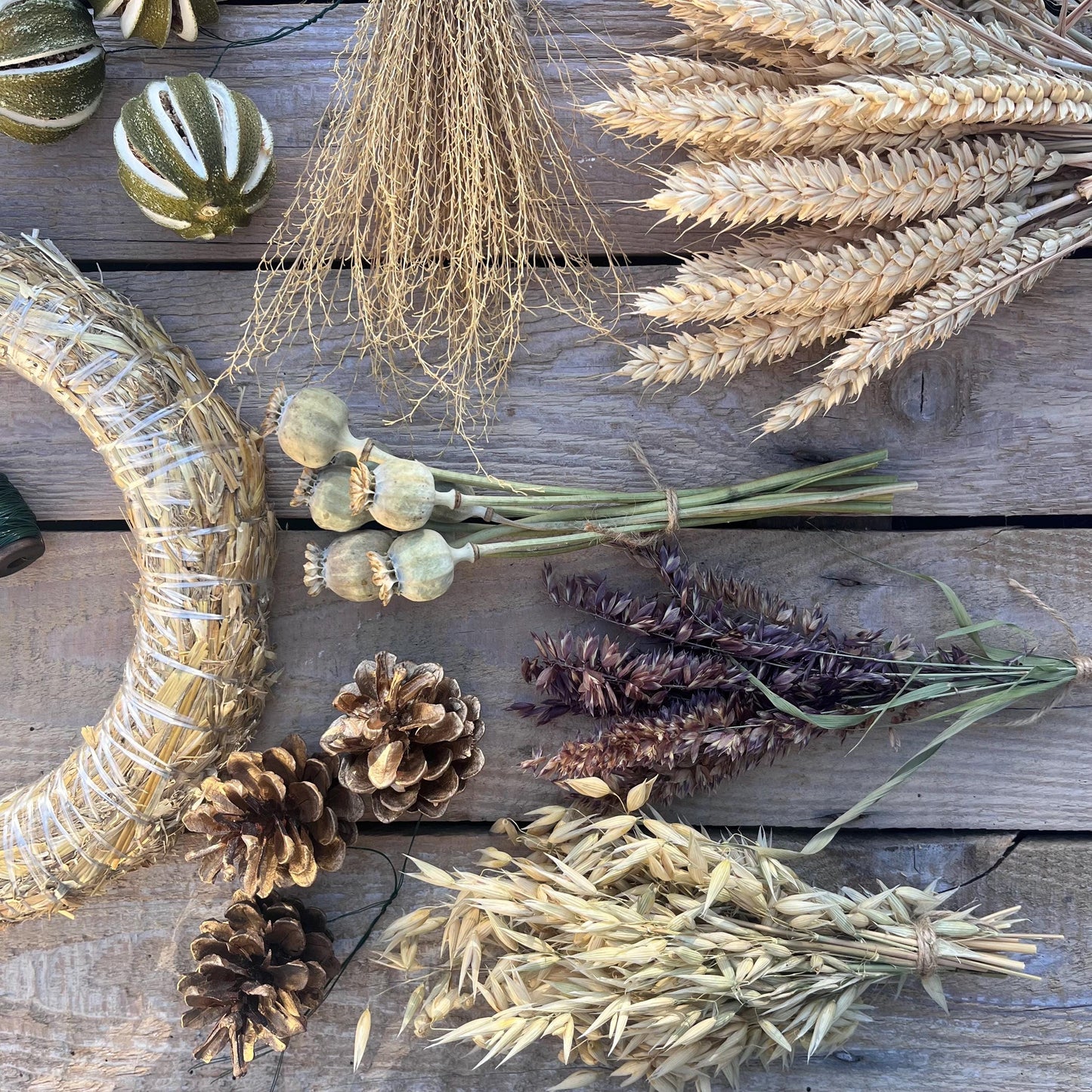 Dried flower wreath making kit | Christmas wreath making | Winter wreath | Make your own | Craft kits | 25cm wreath