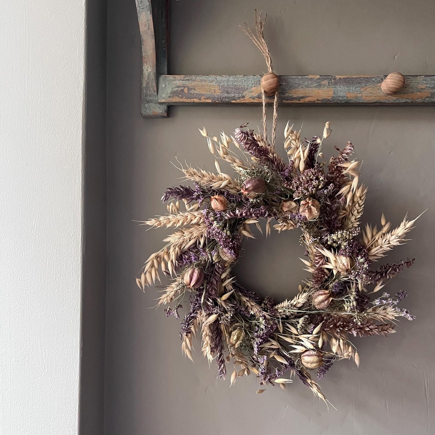 Everlasting dried flowers| Winter inspired decor | Christmas farmhouse decor | Small Dried Flower Wreath | 25x25cm