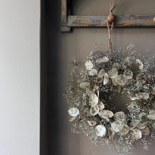 Dried Flower Wreath: Winter Everlasting Floral Decor (25cm)
