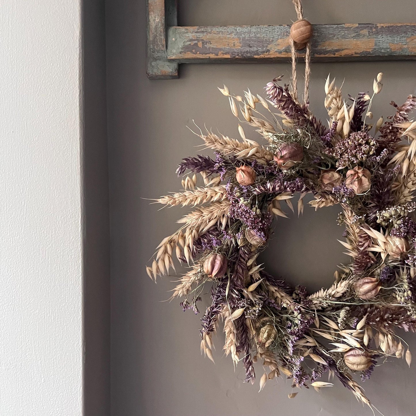 Everlasting dried flowers| Winter inspired decor | Christmas farmhouse decor | Small Dried Flower Wreath | 25x25cm