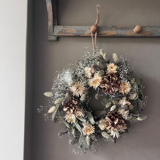 Dried Flower Wreath: Farmhouse Style Everlasting Floral Display (22cm)