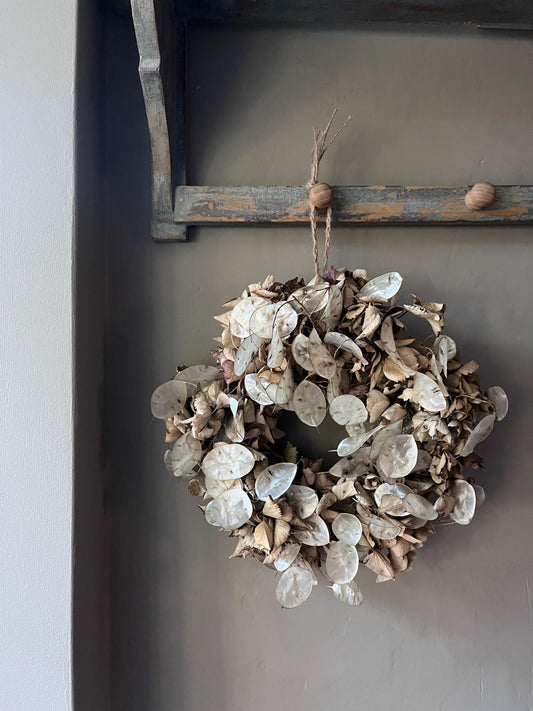 Dried Flower Wreath: Winter Everlasting Floral Decor (25cm)